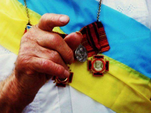 Футбольные фанаты избили участников украинского марша в Польше