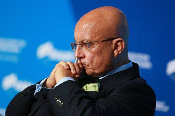 Политолог Сергей Караганов: России не надо стараться всем понравиться. Все равно не оценят