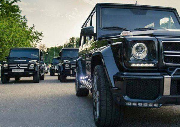 Кортеж выпускников Академии ФСБ поразил интернет