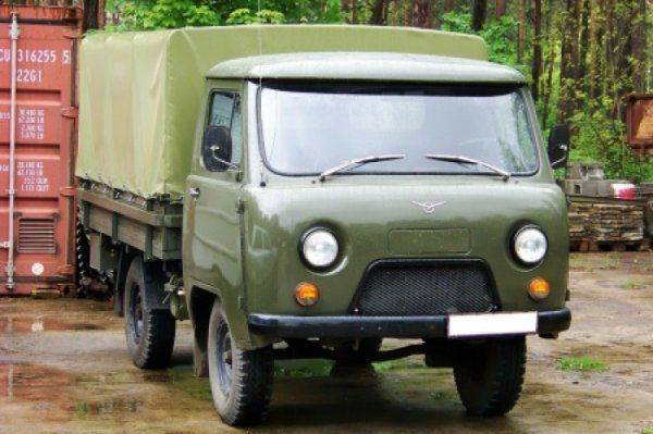 Как прикажете это понимать? Депутат "Оппоблока" подарил бортовой "Уаз" карателям АТО