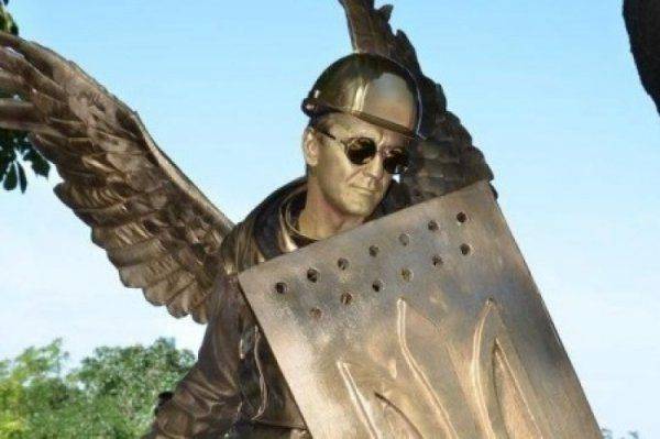 Поэт в Одессе больше чем поэт: активист Домбровский требует уничтожить всех, кто «рожден в СССР»