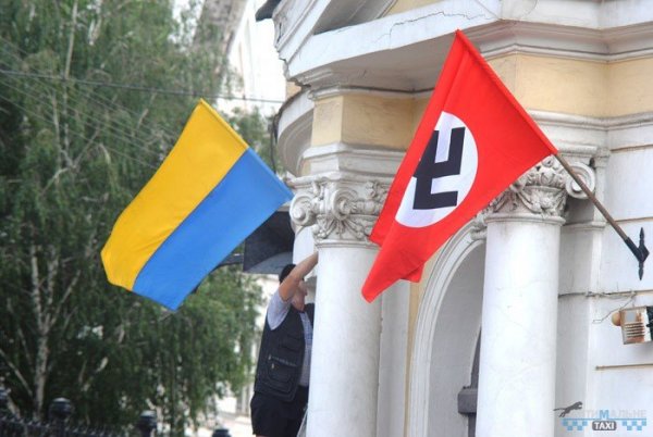 В Киеве помпезно и не стесняясь отметили 75-ю годовщину образования союзной Гитлеру “Украинской державы”