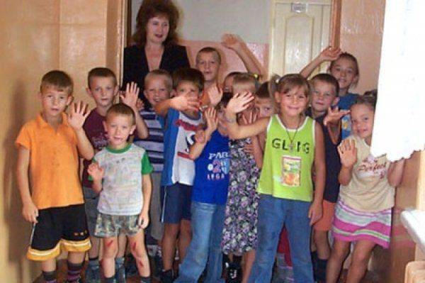 Украина декоммунизирует интернаты и детдома: сирот вышвырнут на улицу  