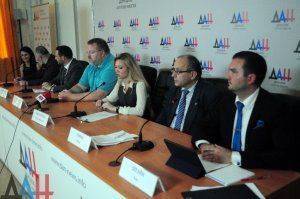 Международные наблюдатели посетили праймериз в ДНР