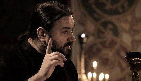 Киевский священник пообещал кару хунте: Господь начнет гвоздить по горбам и головам негодяев 