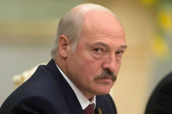 Лукашенко раскритиковал Россию за отказ продать «Искандеры»