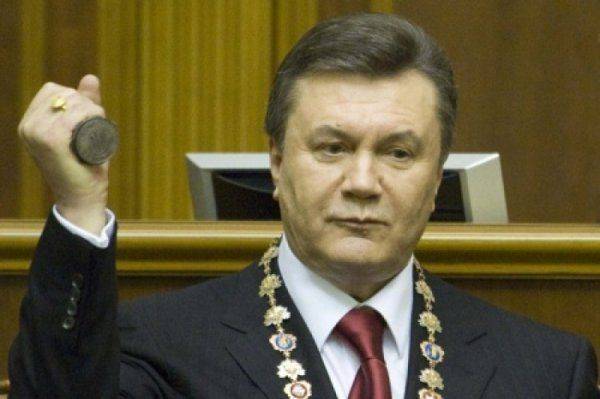 Порошенко могут признать нелегитимным и «вернуть» Януковича