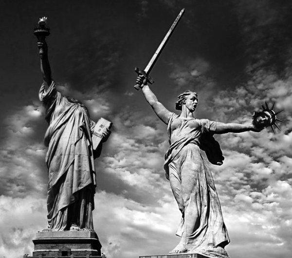 Киев: Запад прозевал возрождение России, теперь её не задушить