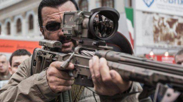 Стивена Сигала, Эмира Кустурицу и Микки Рурка ждут в Донецке