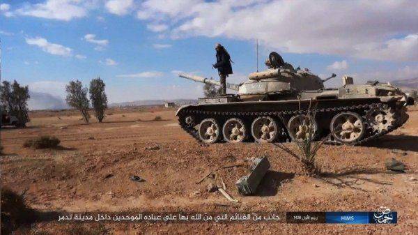 Бои за авиабазу Тияс