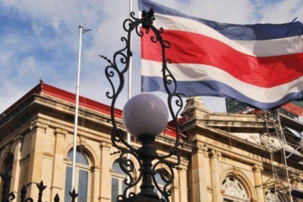 Вместо Эйфелевой башни патриоты полезут на пальму: Коста-Рика дала безвиз Украине