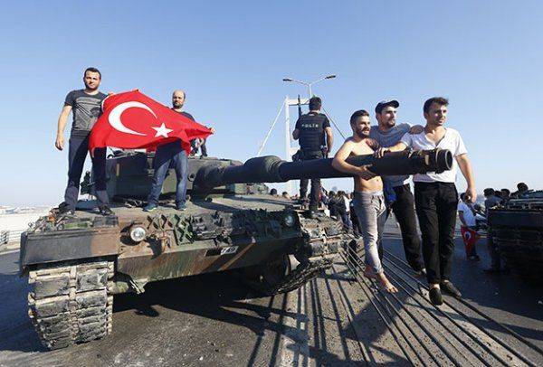 «В ходе чисток удар пришелся по "атлантистам"»