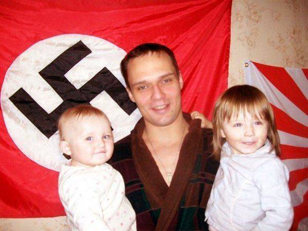 Украинским пенсионерам молодые нацисты отбивают почки и желание ходить на выборы