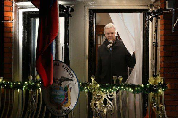 Друг Трампа договаривается о вывозе Асанжа в Россию?