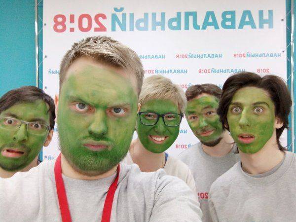 Как Алексей Навальный примерял на себя личины ЧК-ста, Террориста и Зелёного Слоника