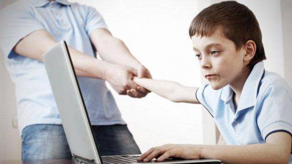 «Молодежь идет за оппозицией в виртуальный мир, потому что в реальный – власть её не приглашает»