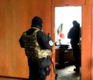 Герои в поисках мягких кресел, или Что стоит за обысками в Криворожском горсовете