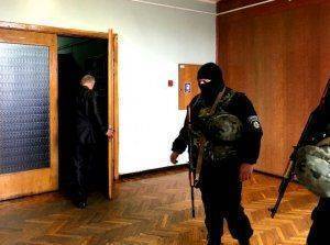 Герои в поисках мягких кресел, или Что стоит за обысками в Криворожском горсовете