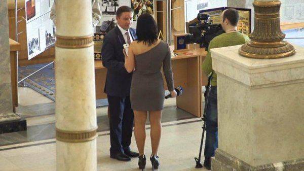 В Верховную Раду, как на панель: Сеть обсуждает фотографии журналисток в парламенте