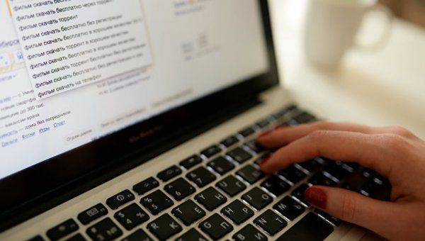 Порошенко развязал на Украине «информационный голодомор»