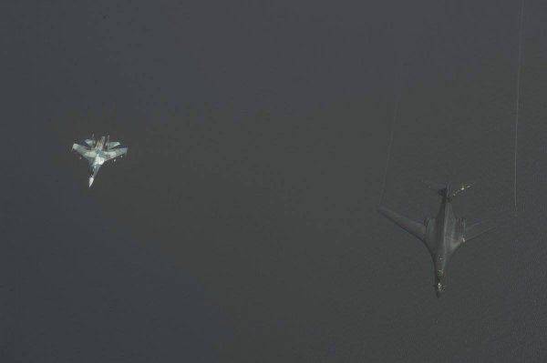 Перехват стратегических бомбардировщиков США российскими Су-27 на Балтике