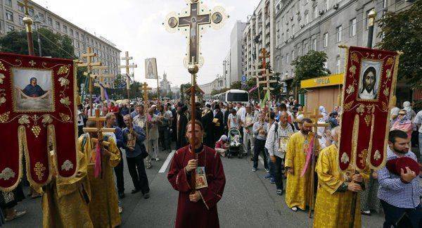 Украинские радикалы снова угрожают провокациями на День Крещения Руси