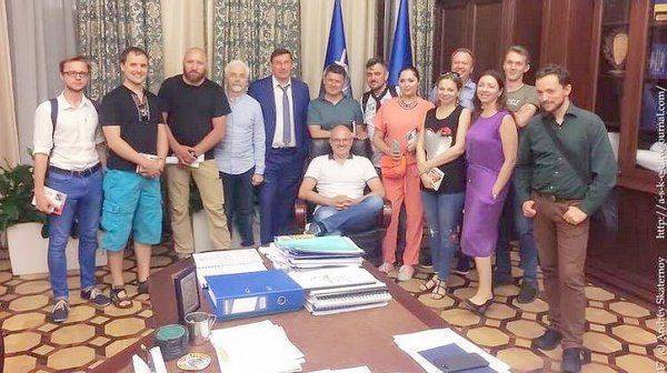 Зашквар на Украине: Блогеры-майданщики оказались «мусорскими шестёрками»