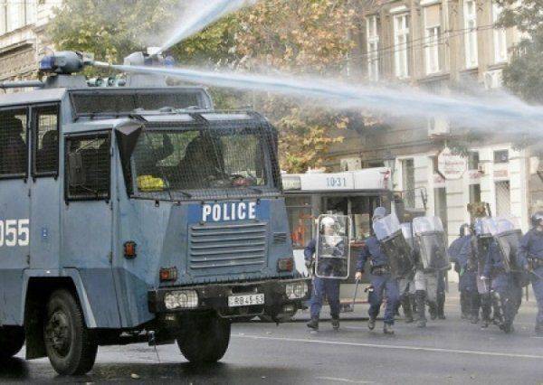 Вместо джавелинов США пришлют Киеву водометы для разгона «онижедетей»  