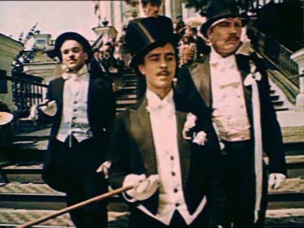 Голохвастов - главный коммунист? В Киеве рогули надругались над памятником литературному герою