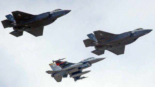 Новый "Сухой" как будущий господин над "Молниями"