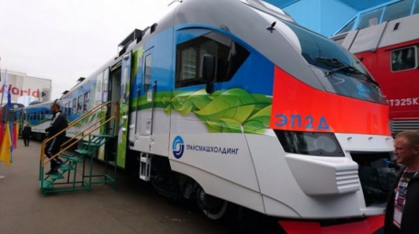 В России представили электропоезд постоянного тока ЭП2Д в двухвагонном исполнении