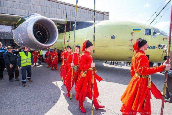 Рождённый ползать, летать не может: распиленные крылья Украины