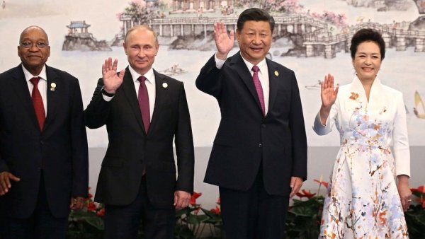 «Кирпичи для глобальной экономики»: Путин превращает Россию в мирового лидера с помощью БРИКС