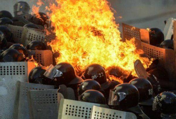 Те, кто сжигал «Беркут» на Майдане, требуют пожизненных сроков для сопротивляющихся полиции и СБУ