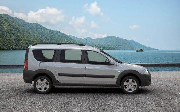 Битопливная Лада Largus: АвтоВАЗ анонсировал новую версию российского универсала