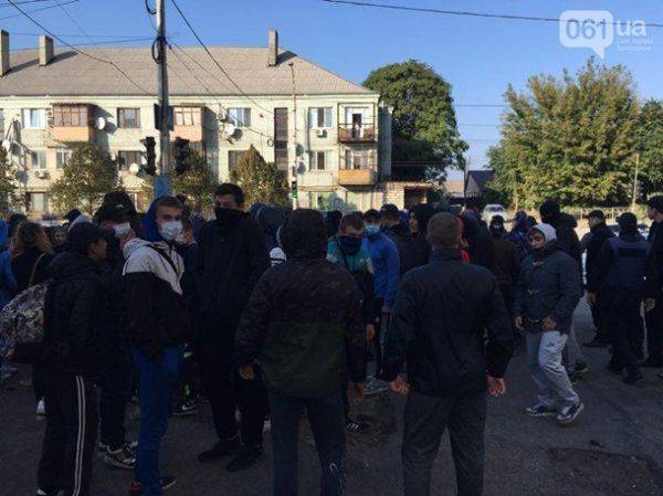 Радужная битва в Запорожье. Да это же эротический боевик!