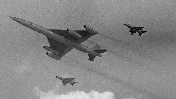 Суперсамолет М-50: прорыв или авантюра