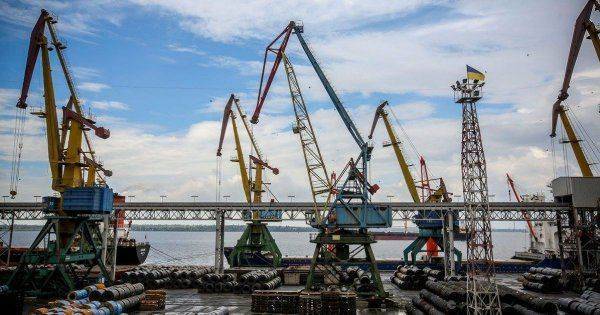 Николаевский порт работает, но доходы идут мимо кассы