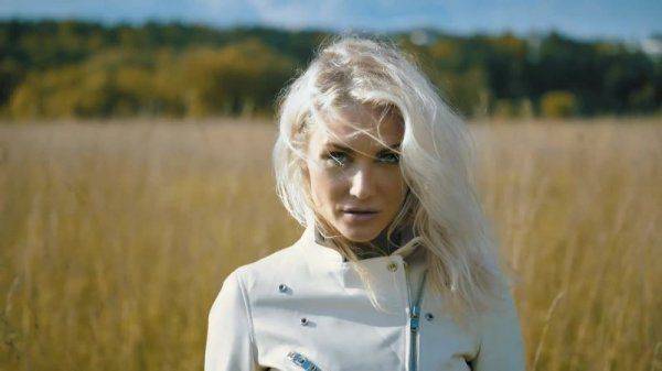 Как в России используют красивых женщин. ВИДЕО