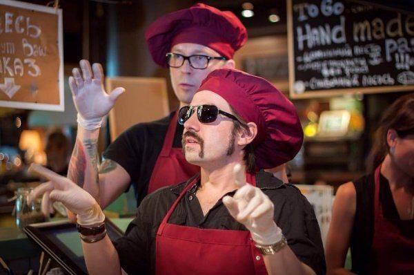 "Должны быть вредные, раз такие вкусные!". Американец о русской кухне