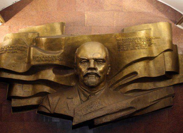 «Великий Октябрь» как праздник украинства