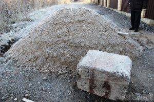 "Стреляет из травмата, чтобы соседи не ездили мимо его коттеджа"