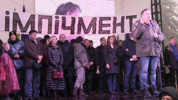 Паны дерутся, а у холопов чубы летят