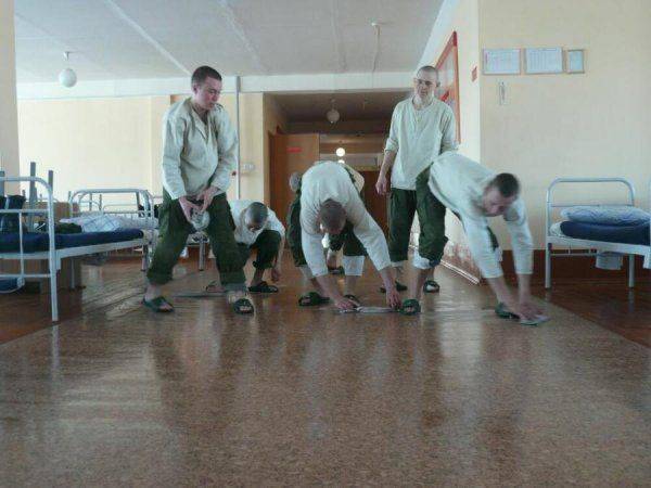 Солдат трёт — служба идёт,  или есть такая профессия – Мать солдата