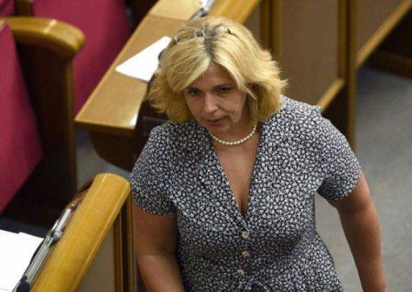 Женский батальон гаранта: оторвет ли у Тимошенко косу доктор Майдана Ольга Богомолец?