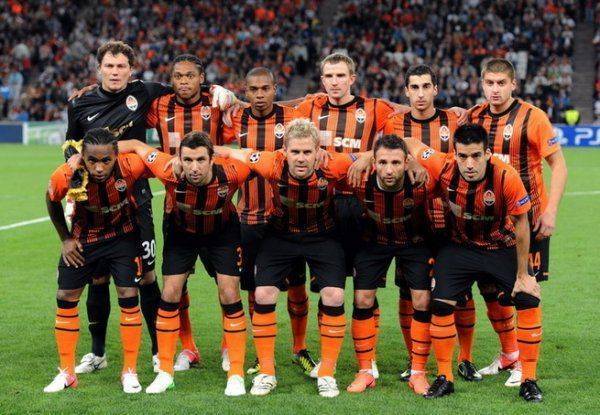 Лучший футбольный клуб Украины бежит из страны