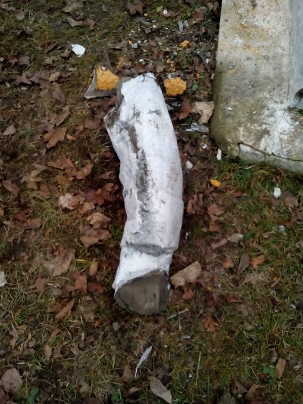 Бандеровцы осквернили памятник советским солдатам в Кировоградской области