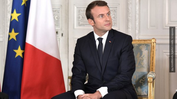 СМИ узнали о планах Трампа пригласить Макрона с официальным визитом в США