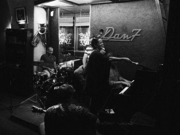 "Я ТАКОЕ видела, черт возьми!". Один день британки Шан Эванс в России (Sian Evans of Kosheen)