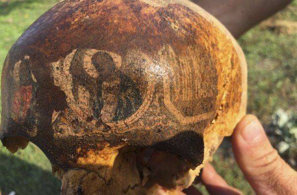 Череп бойца-красноармейца с ликами святых, найденный на Кубани, может забрать церковь